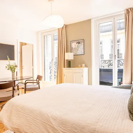 Appartement Design Rénové Parc Monceau 8e Paris